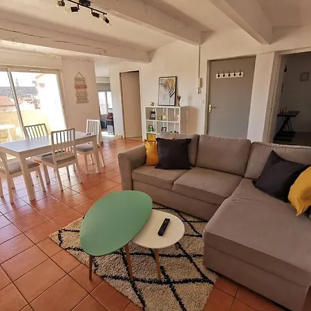 Apartment Avec Terrasse Classe *