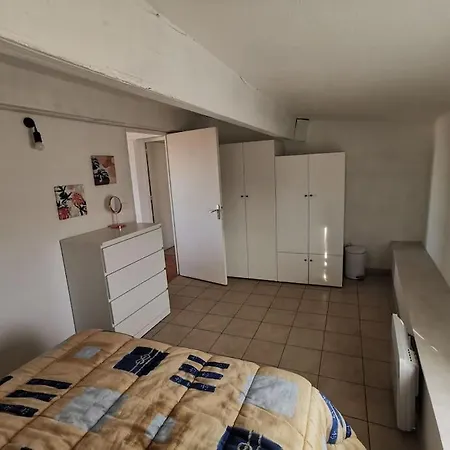 Apartment Avec Terrasse Classe *